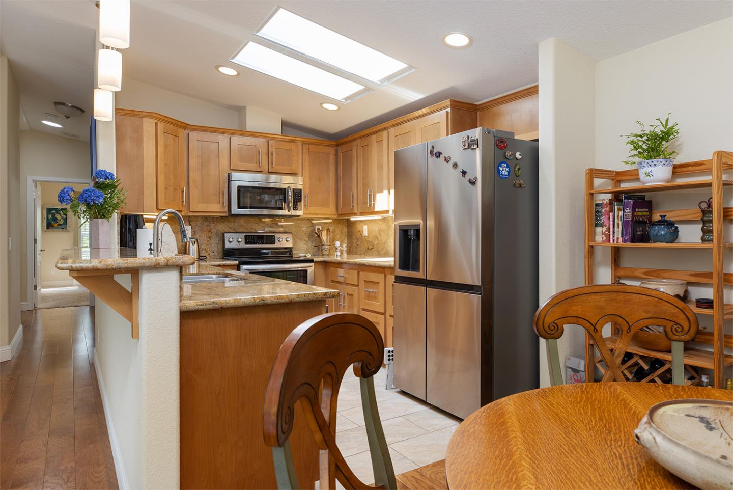 Detail Gallery Image 12 of 37 For 9 Oak Shadows Ln #0,  Aptos,  CA 95003 - 2 Beds | 2 Baths