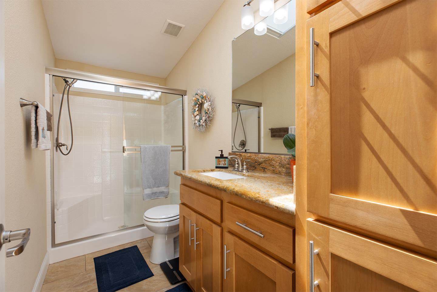 Detail Gallery Image 16 of 37 For 9 Oak Shadows Ln #0,  Aptos,  CA 95003 - 2 Beds | 2 Baths
