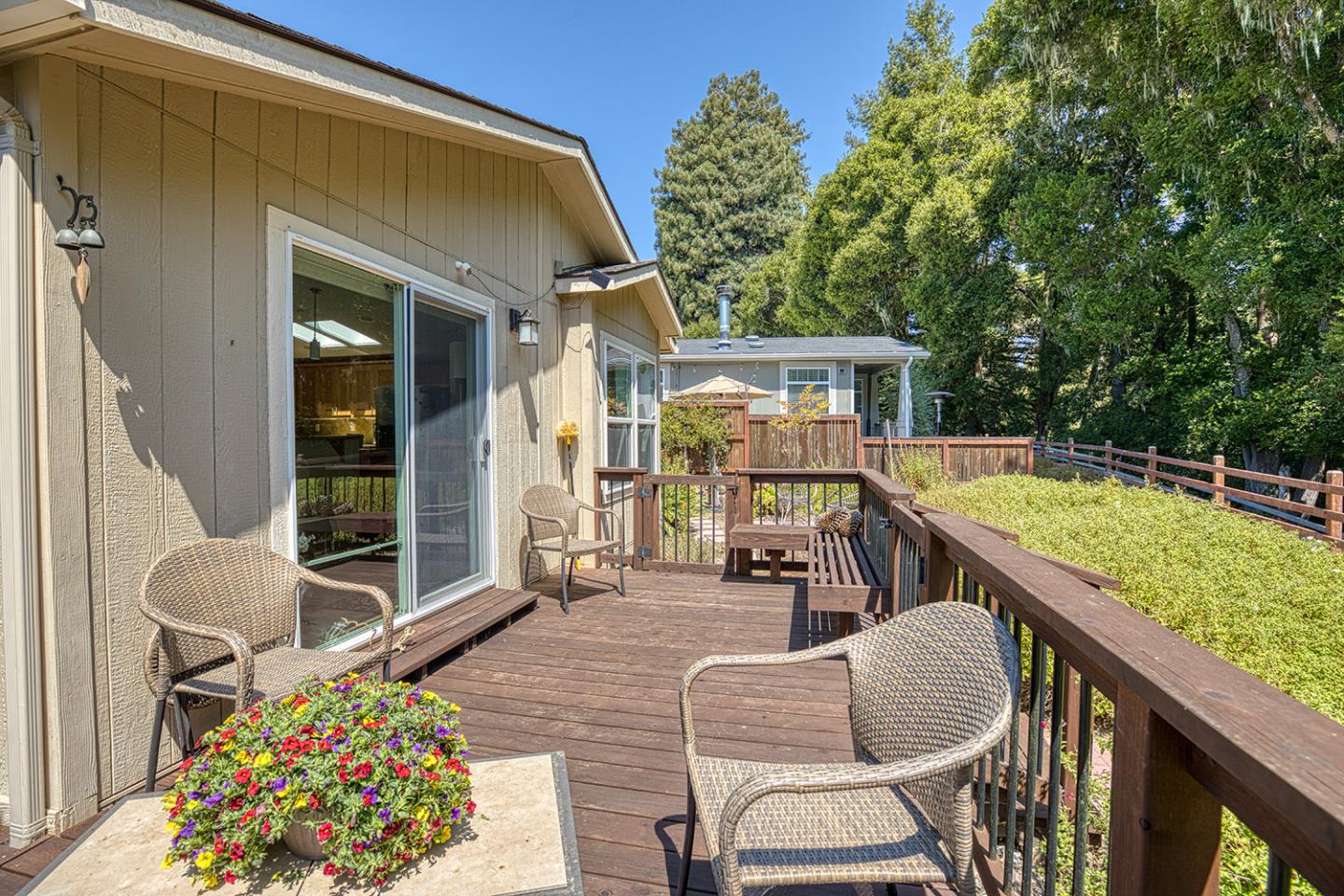 Detail Gallery Image 22 of 37 For 9 Oak Shadows Ln #0,  Aptos,  CA 95003 - 2 Beds | 2 Baths