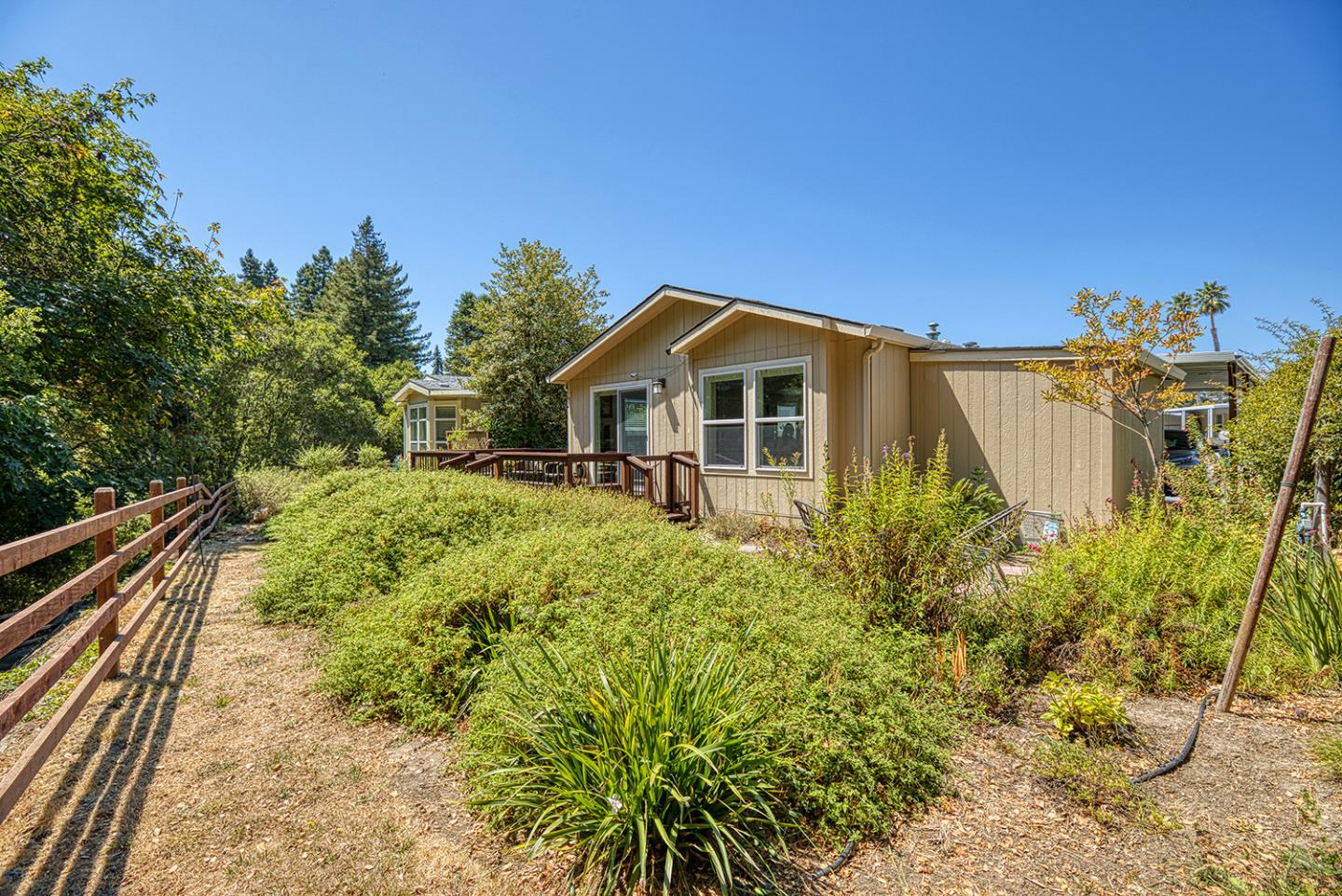 Detail Gallery Image 28 of 37 For 9 Oak Shadows Ln #0,  Aptos,  CA 95003 - 2 Beds | 2 Baths