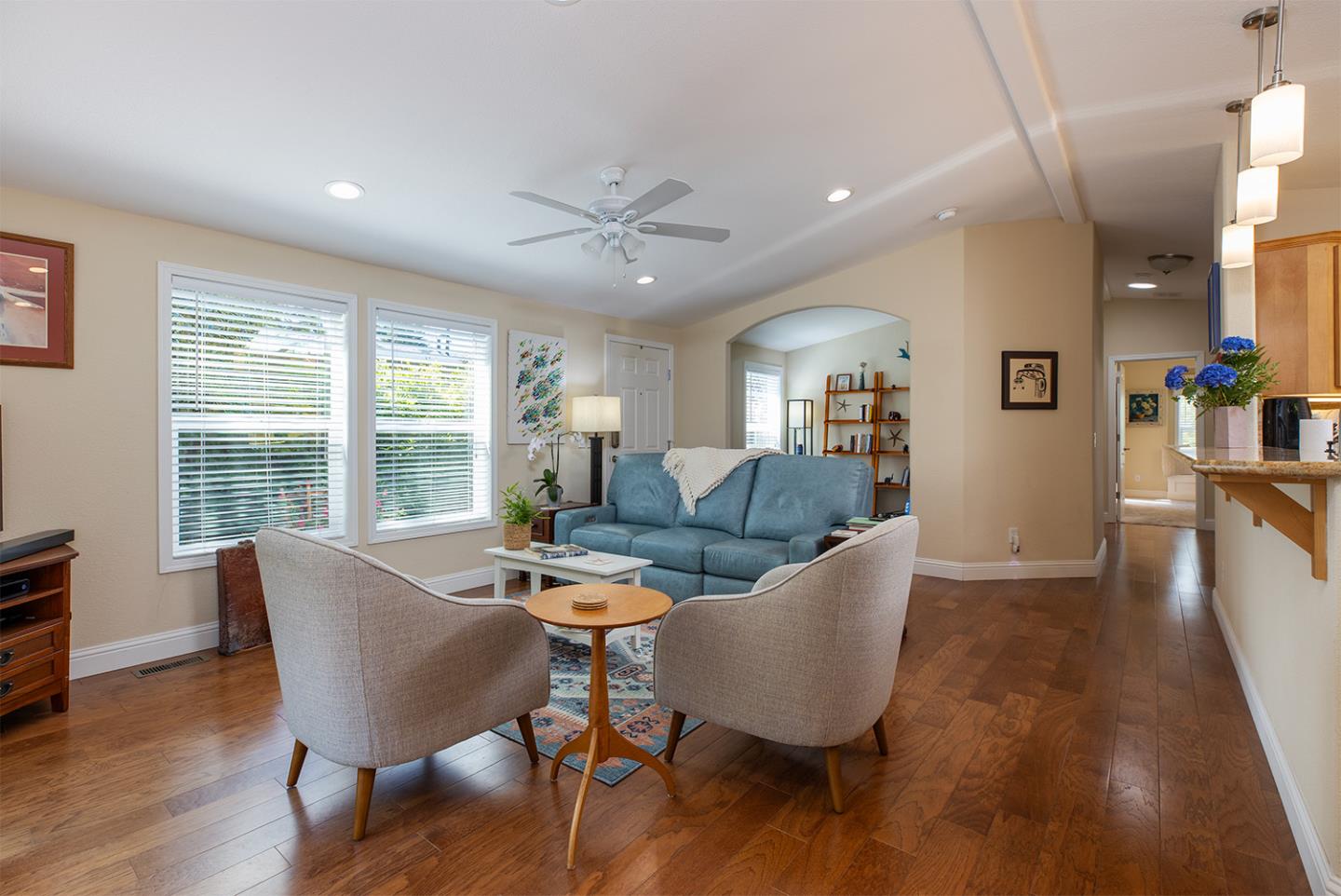 Detail Gallery Image 9 of 37 For 9 Oak Shadows Ln #0,  Aptos,  CA 95003 - 2 Beds | 2 Baths