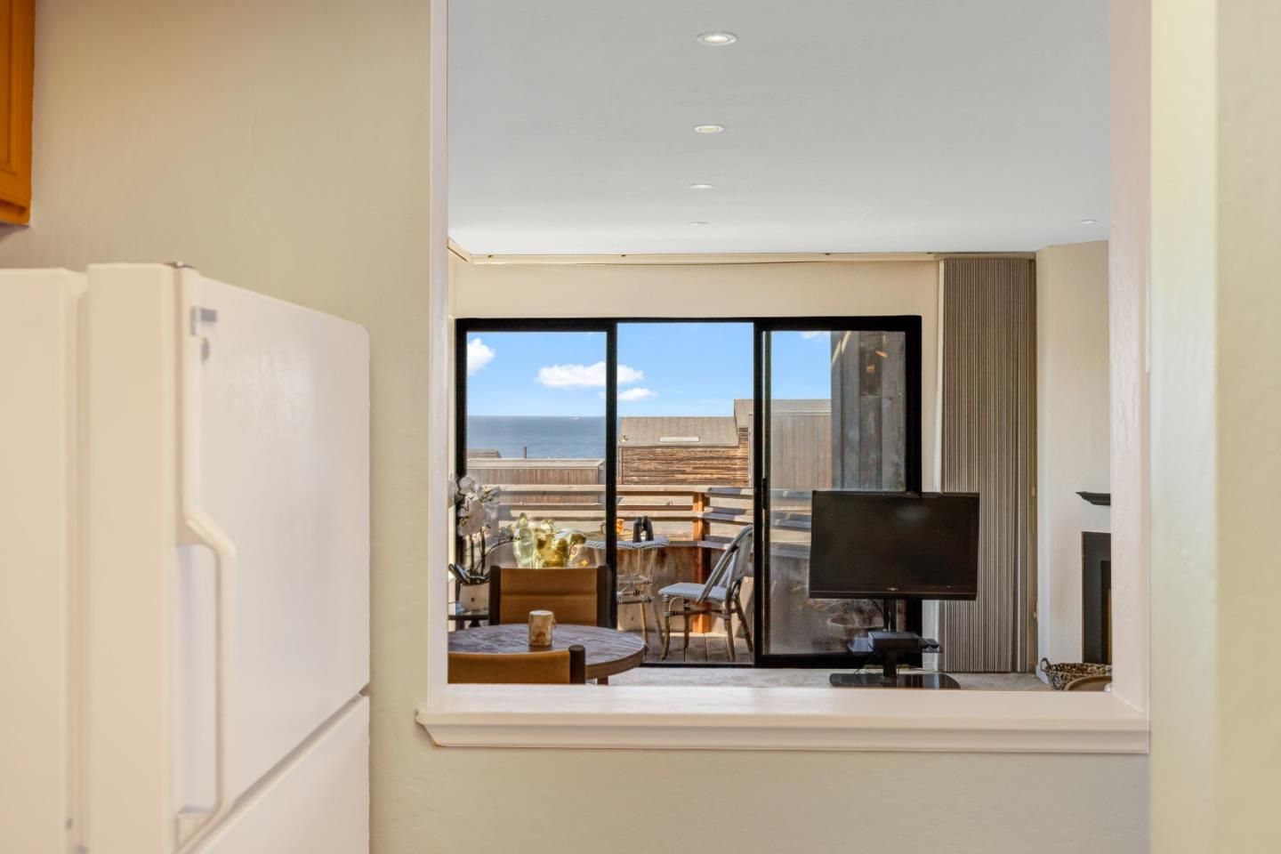 Detail Gallery Image 12 of 40 For 125 Surf Way #434,  Monterey,  CA 93940 - 2 Beds | 2 Baths