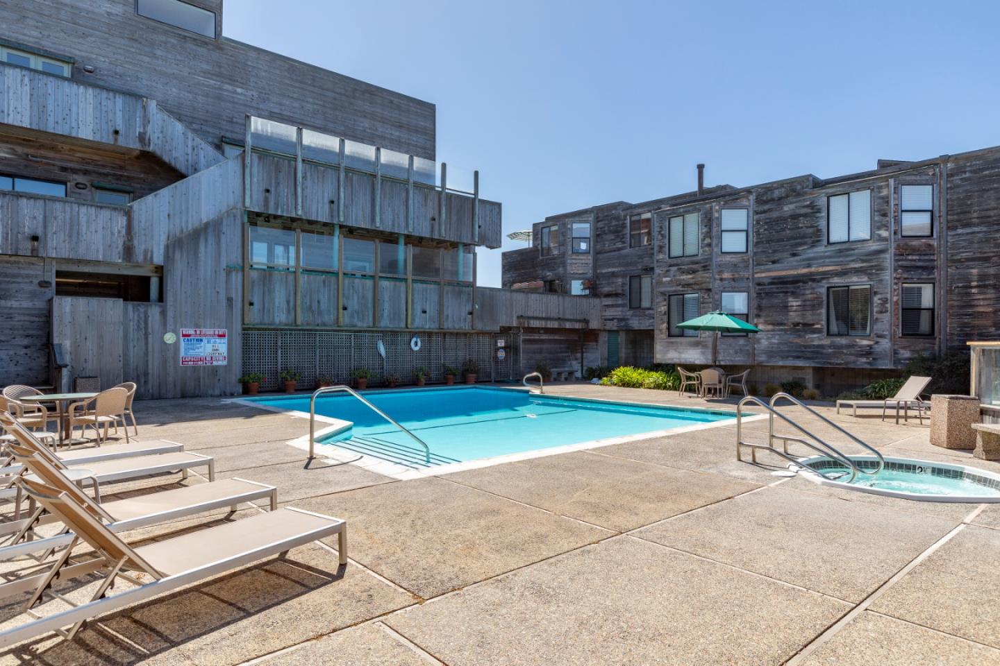 Detail Gallery Image 29 of 40 For 125 Surf Way #434,  Monterey,  CA 93940 - 2 Beds | 2 Baths