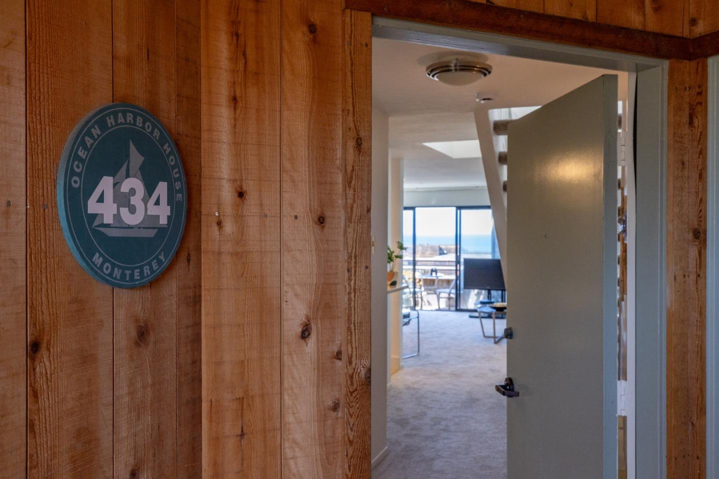 Detail Gallery Image 3 of 40 For 125 Surf Way #434,  Monterey,  CA 93940 - 2 Beds | 2 Baths