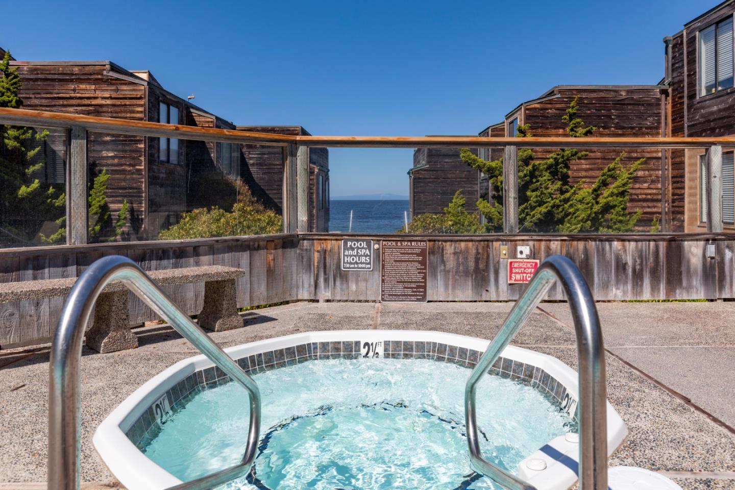 Detail Gallery Image 38 of 40 For 125 Surf Way #434,  Monterey,  CA 93940 - 2 Beds | 2 Baths