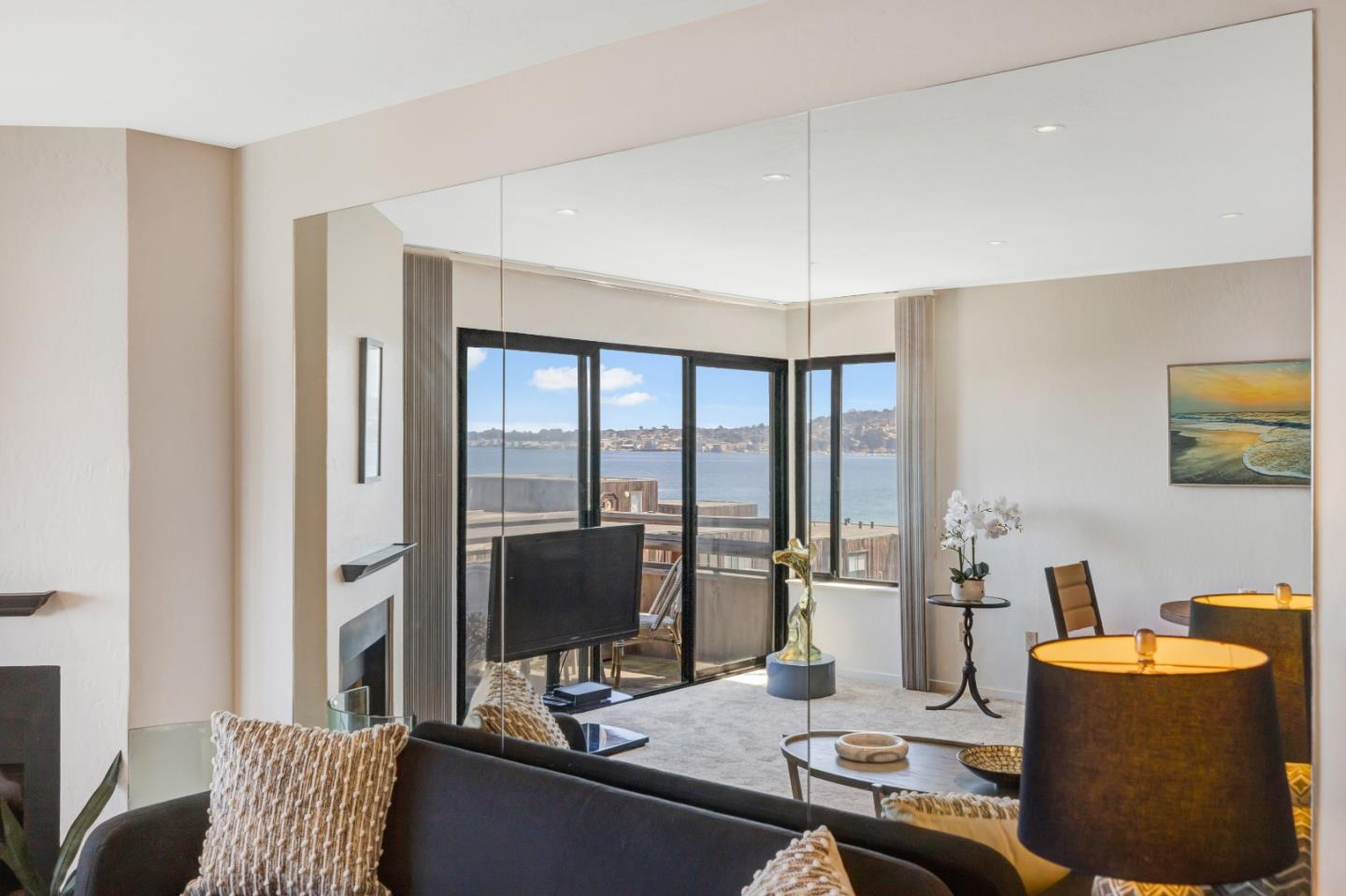 Detail Gallery Image 7 of 40 For 125 Surf Way #434,  Monterey,  CA 93940 - 2 Beds | 2 Baths