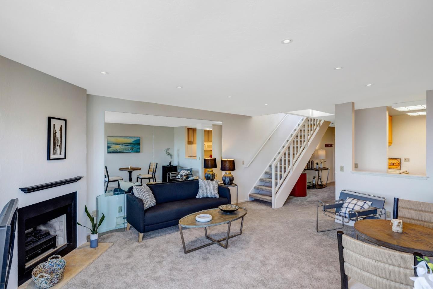 Detail Gallery Image 8 of 40 For 125 Surf Way #434,  Monterey,  CA 93940 - 2 Beds | 2 Baths