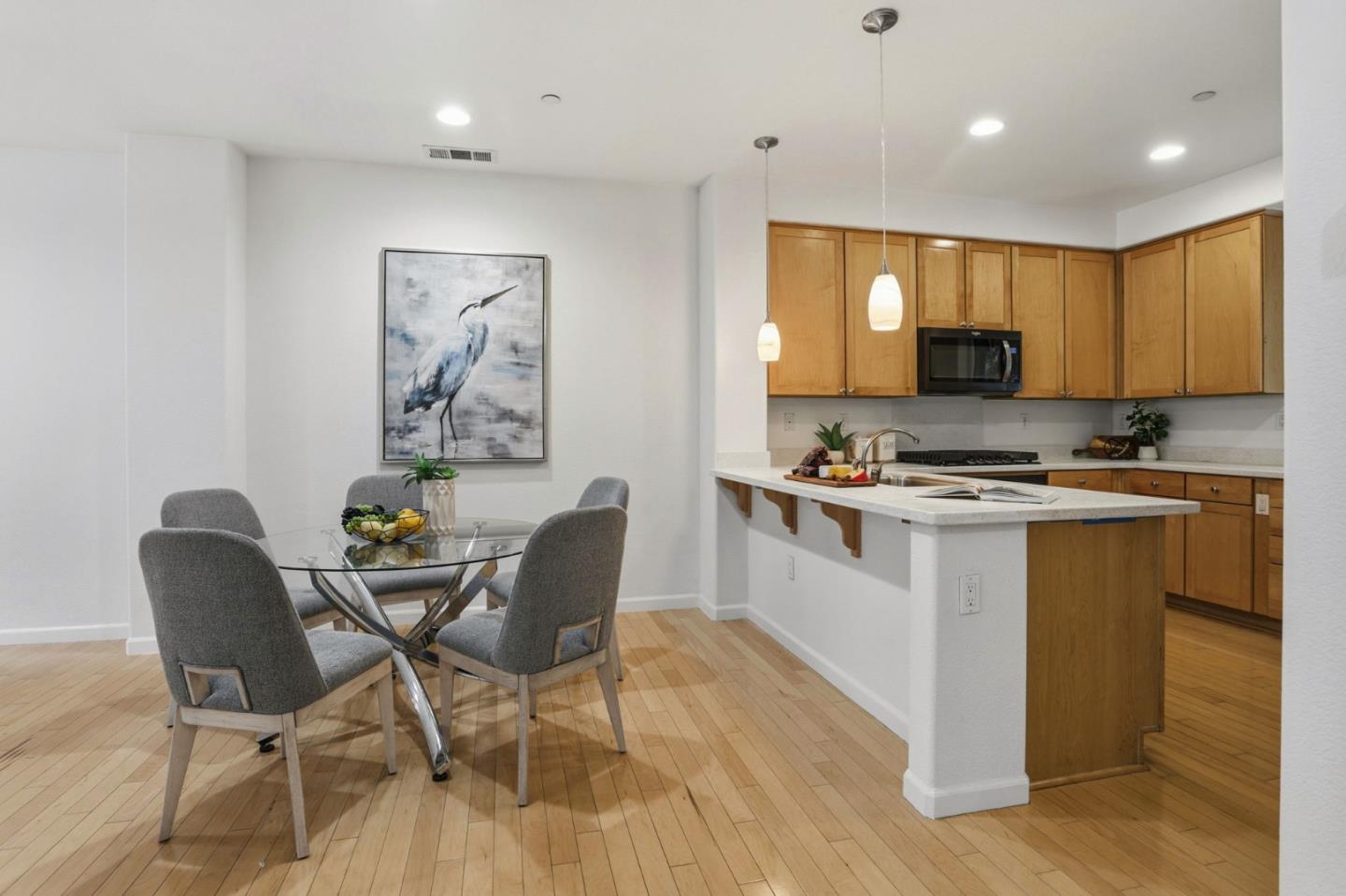 Detail Gallery Image 10 of 33 For 745 Mente Linda Loop, Milpitas,  CA 95035 - 3 Beds | 2/1 Baths