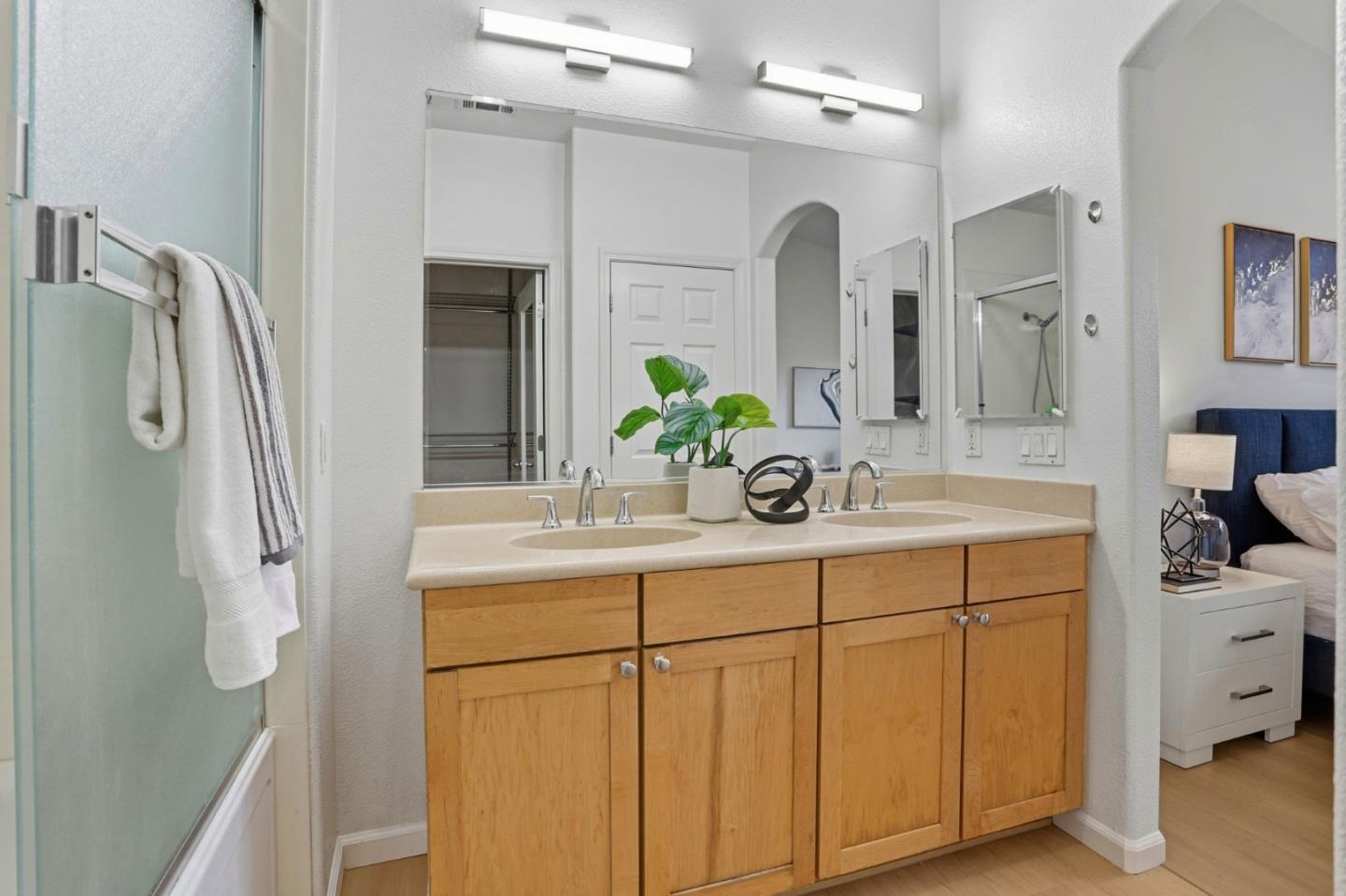 Detail Gallery Image 16 of 33 For 745 Mente Linda Loop, Milpitas,  CA 95035 - 3 Beds | 2/1 Baths