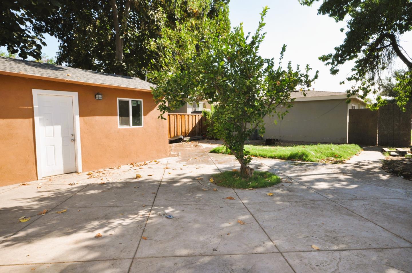 Detail Gallery Image 4 of 26 For 232 N Sherman Ave, Manteca,  CA 95336 - – Beds | – Baths