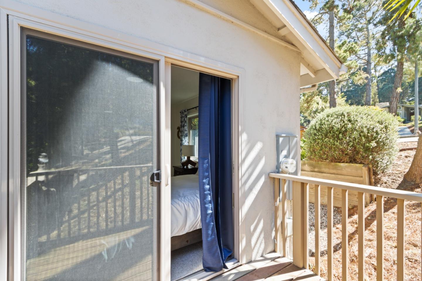 Detail Gallery Image 15 of 32 For 7 Wyndemere Vale, Monterey,  CA 93940 - 4 Beds | 3 Baths