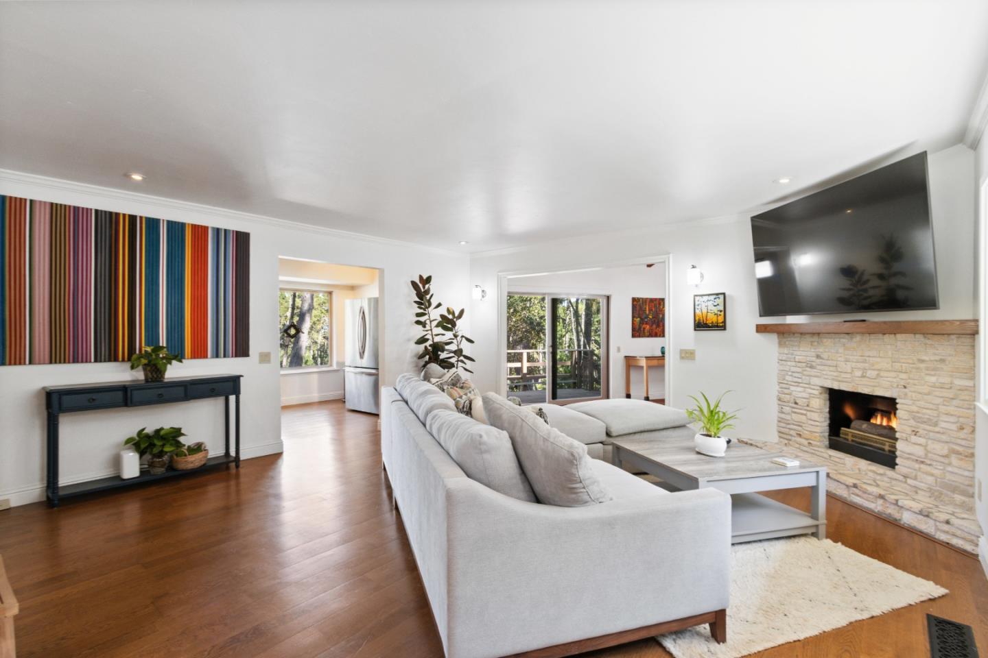 Detail Gallery Image 2 of 32 For 7 Wyndemere Vale, Monterey,  CA 93940 - 4 Beds | 3 Baths