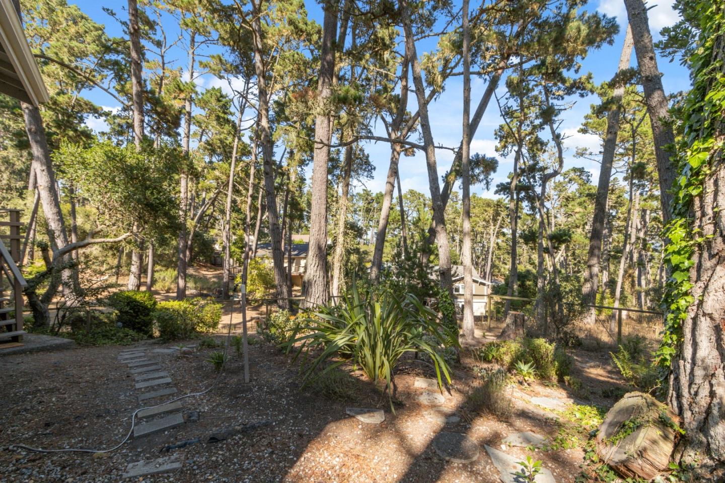 Detail Gallery Image 30 of 32 For 7 Wyndemere Vale, Monterey,  CA 93940 - 4 Beds | 3 Baths