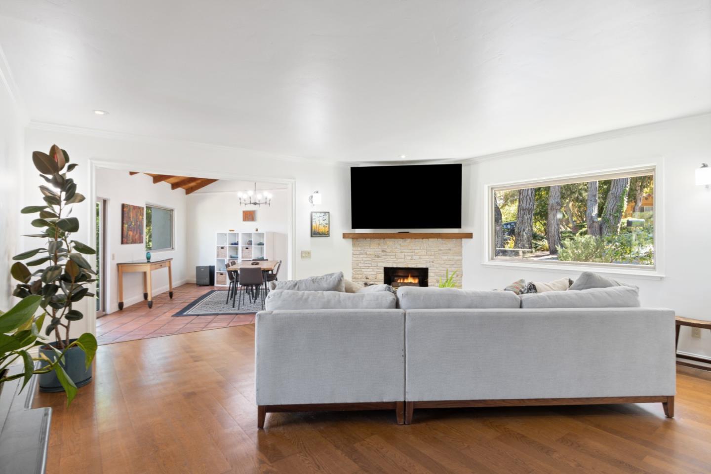 Detail Gallery Image 5 of 32 For 7 Wyndemere Vale, Monterey,  CA 93940 - 4 Beds | 3 Baths