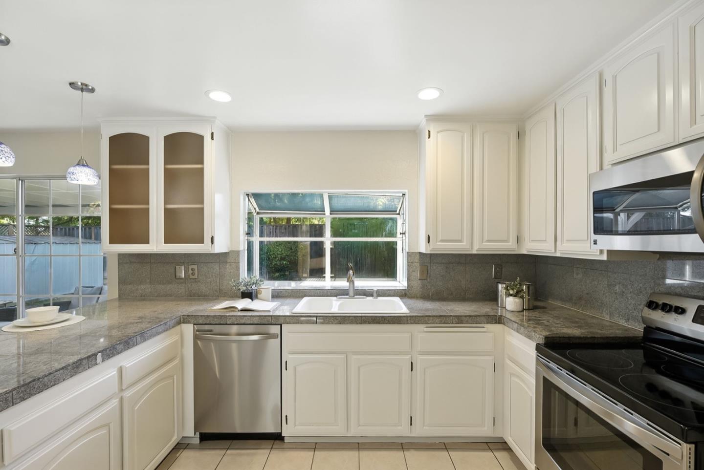 Detail Gallery Image 17 of 48 For 7270 Alder Spring Way, San Jose,  CA 95139 - 3 Beds | 2/1 Baths