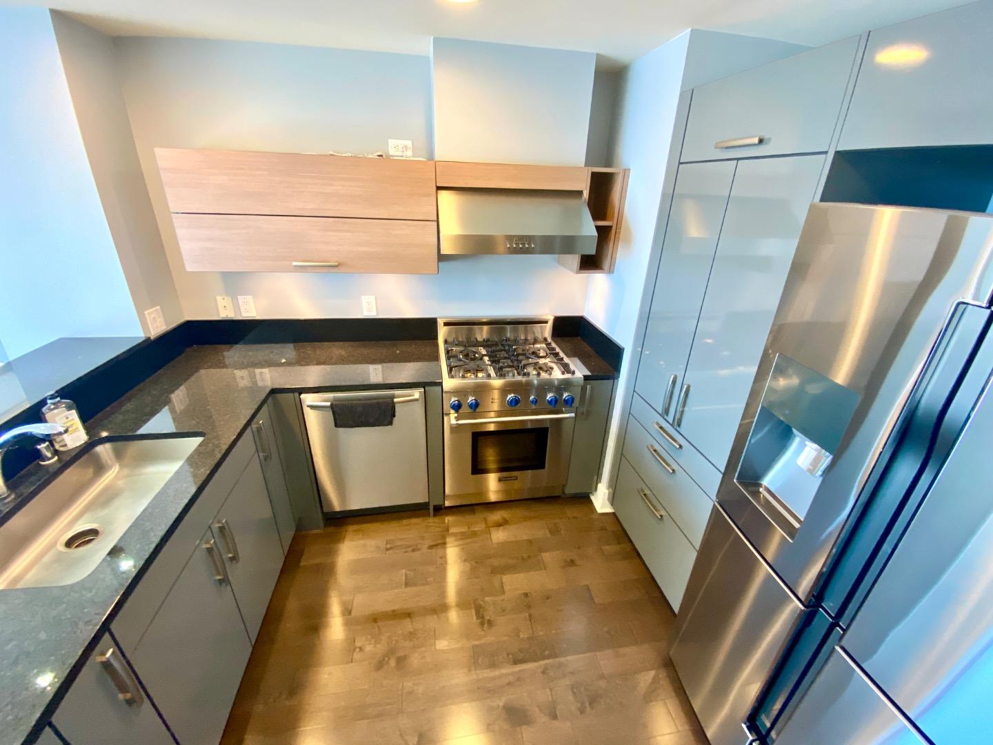 Detail Gallery Image 2 of 29 For 88 E San Fernando #2001,  San Jose,  CA 95113 - 2 Beds | 2 Baths