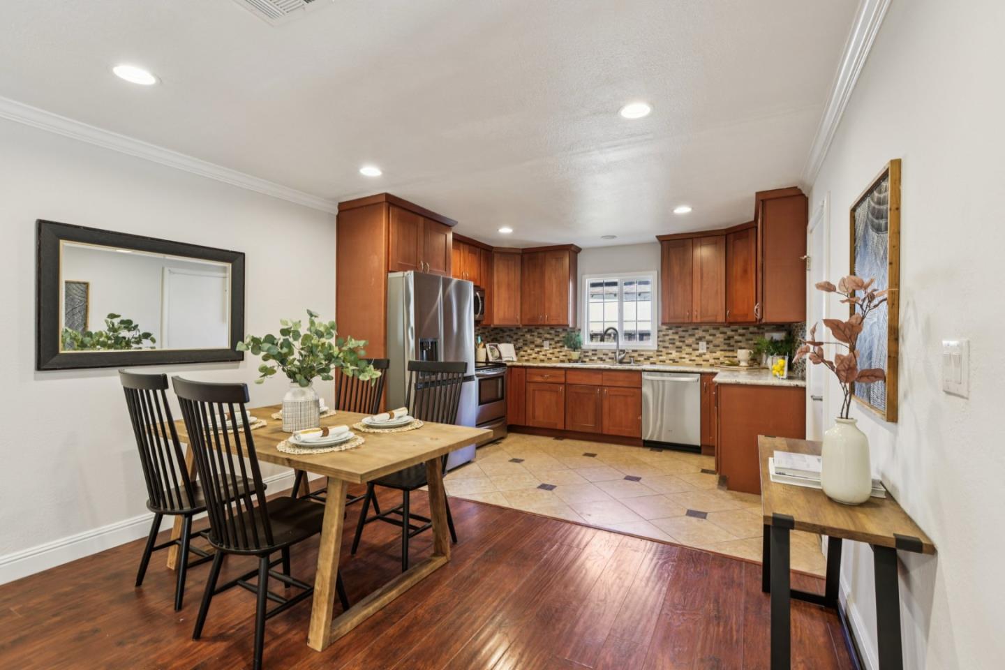 Detail Gallery Image 12 of 52 For 1413 San Juan Ave, San Jose,  CA 95110 - 5 Beds | 2 Baths
