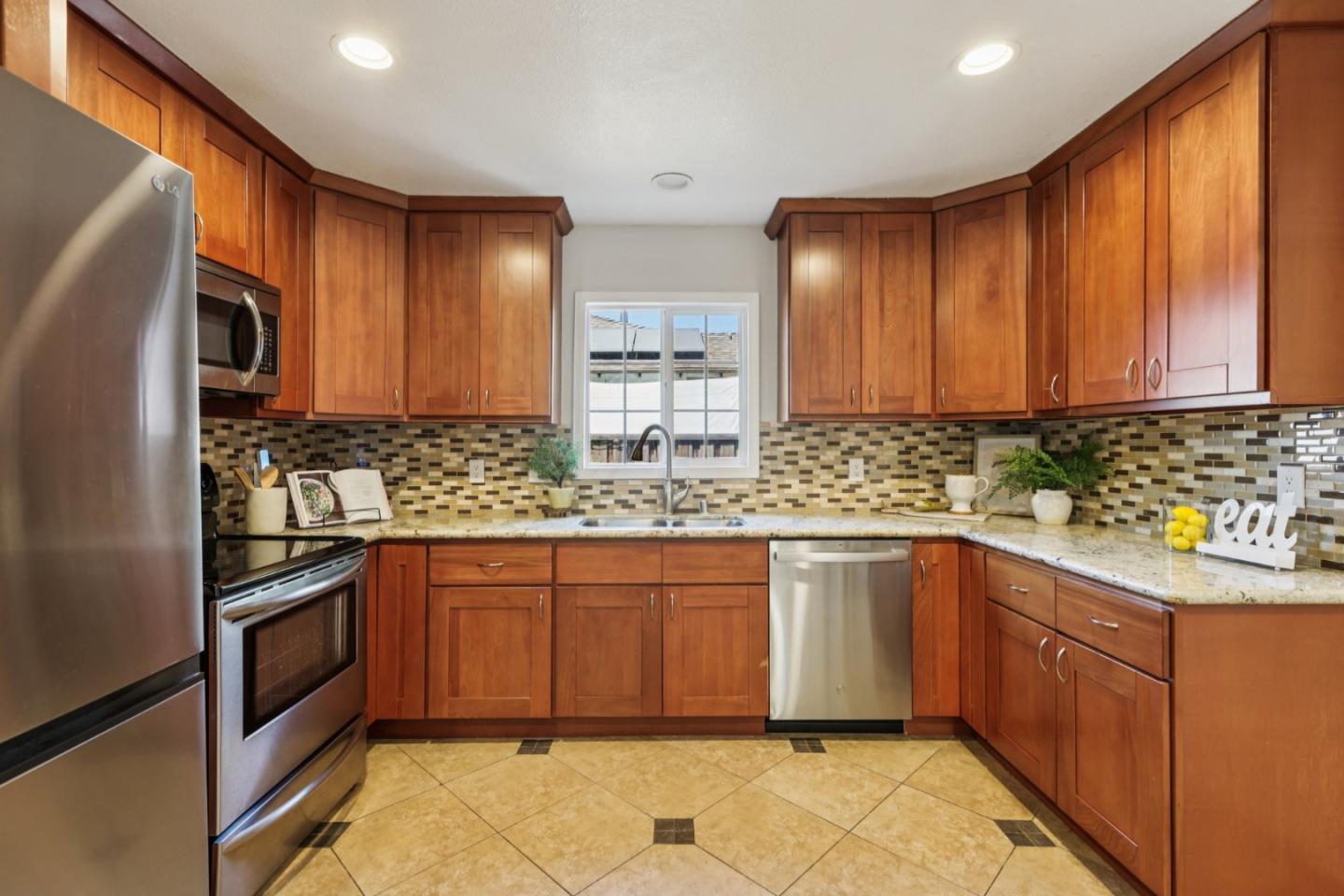Detail Gallery Image 15 of 52 For 1413 San Juan Ave, San Jose,  CA 95110 - 5 Beds | 2 Baths