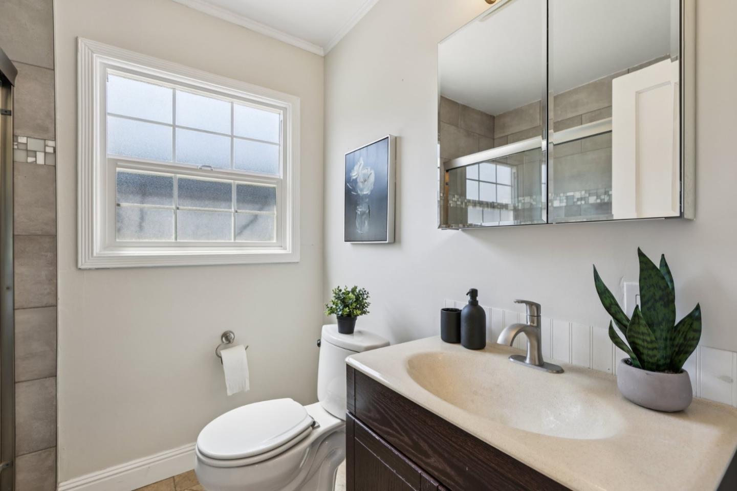Detail Gallery Image 18 of 52 For 1413 San Juan Ave, San Jose,  CA 95110 - 5 Beds | 2 Baths