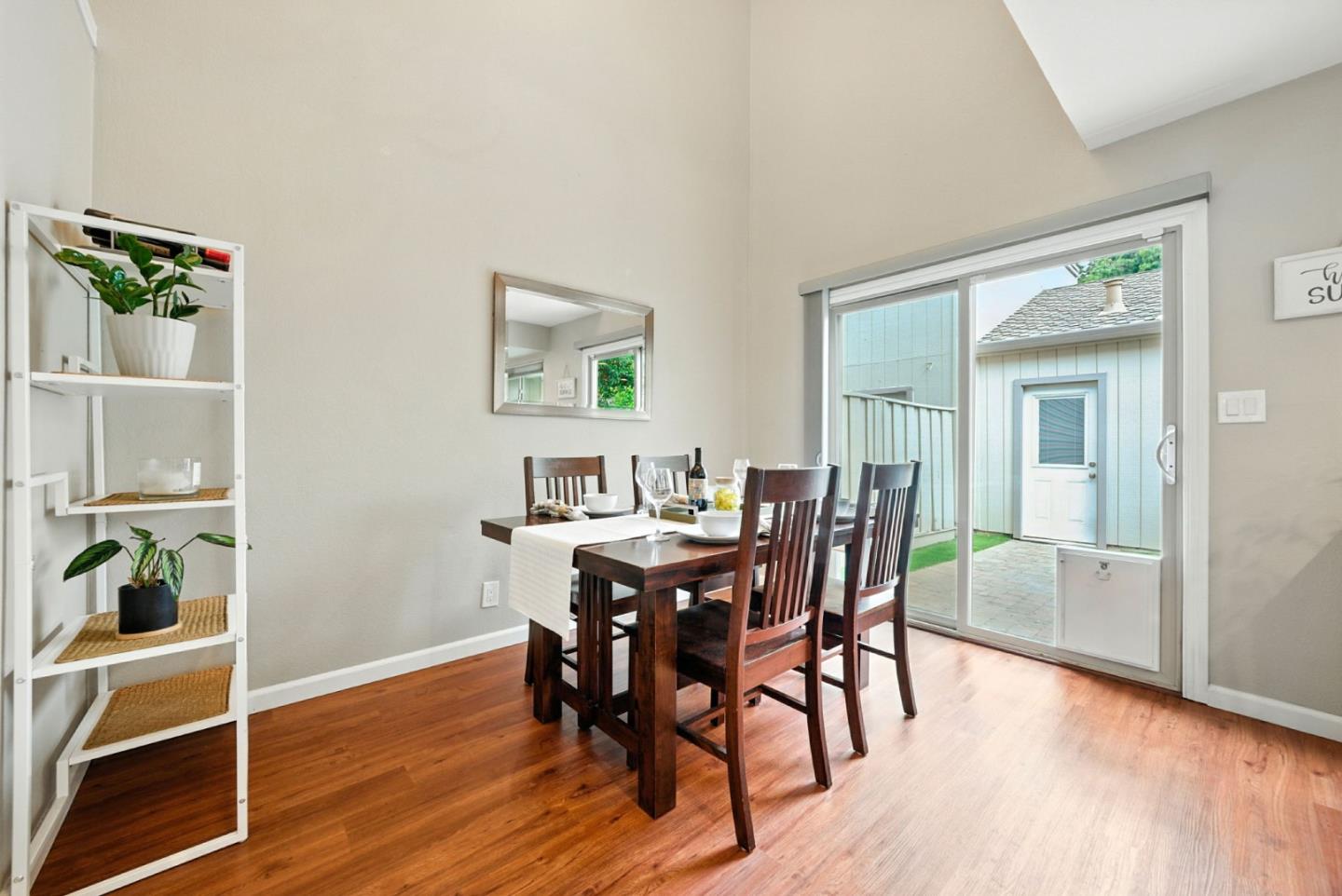 Detail Gallery Image 10 of 47 For 1522 Huddersfield Ct, San Jose,  CA 95126 - 2 Beds | 1/1 Baths
