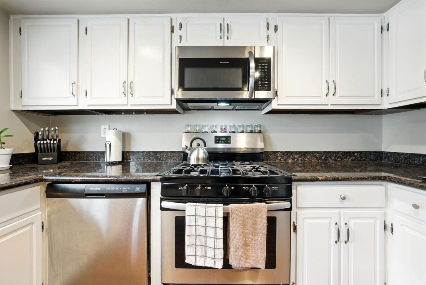 Detail Gallery Image 17 of 47 For 1522 Huddersfield Ct, San Jose,  CA 95126 - 2 Beds | 1/1 Baths
