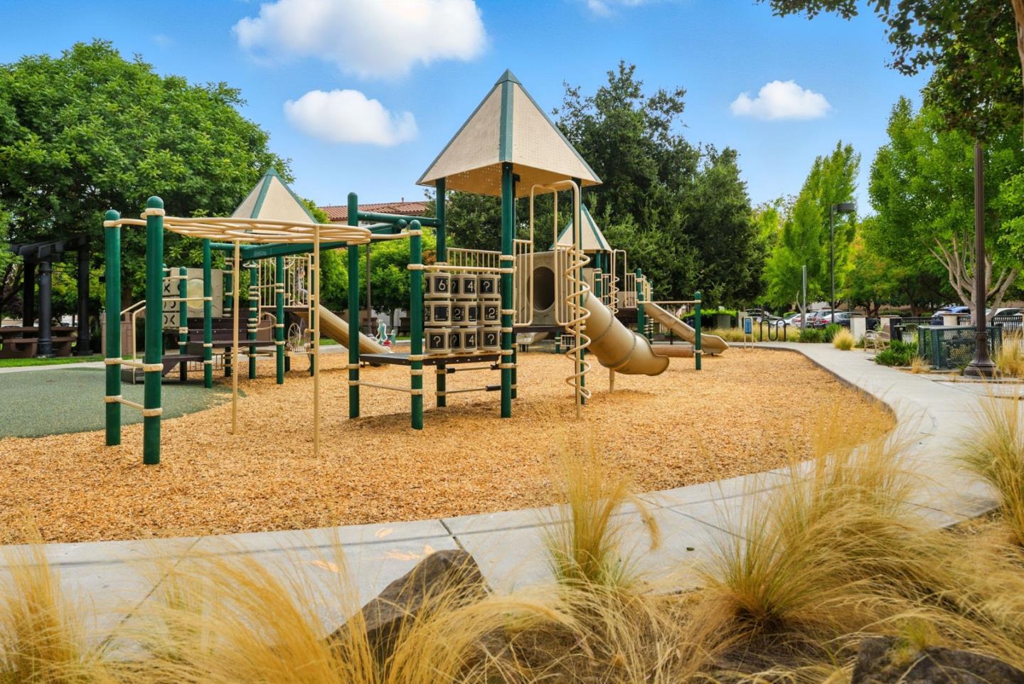 Detail Gallery Image 39 of 47 For 1522 Huddersfield Ct, San Jose,  CA 95126 - 2 Beds | 1/1 Baths