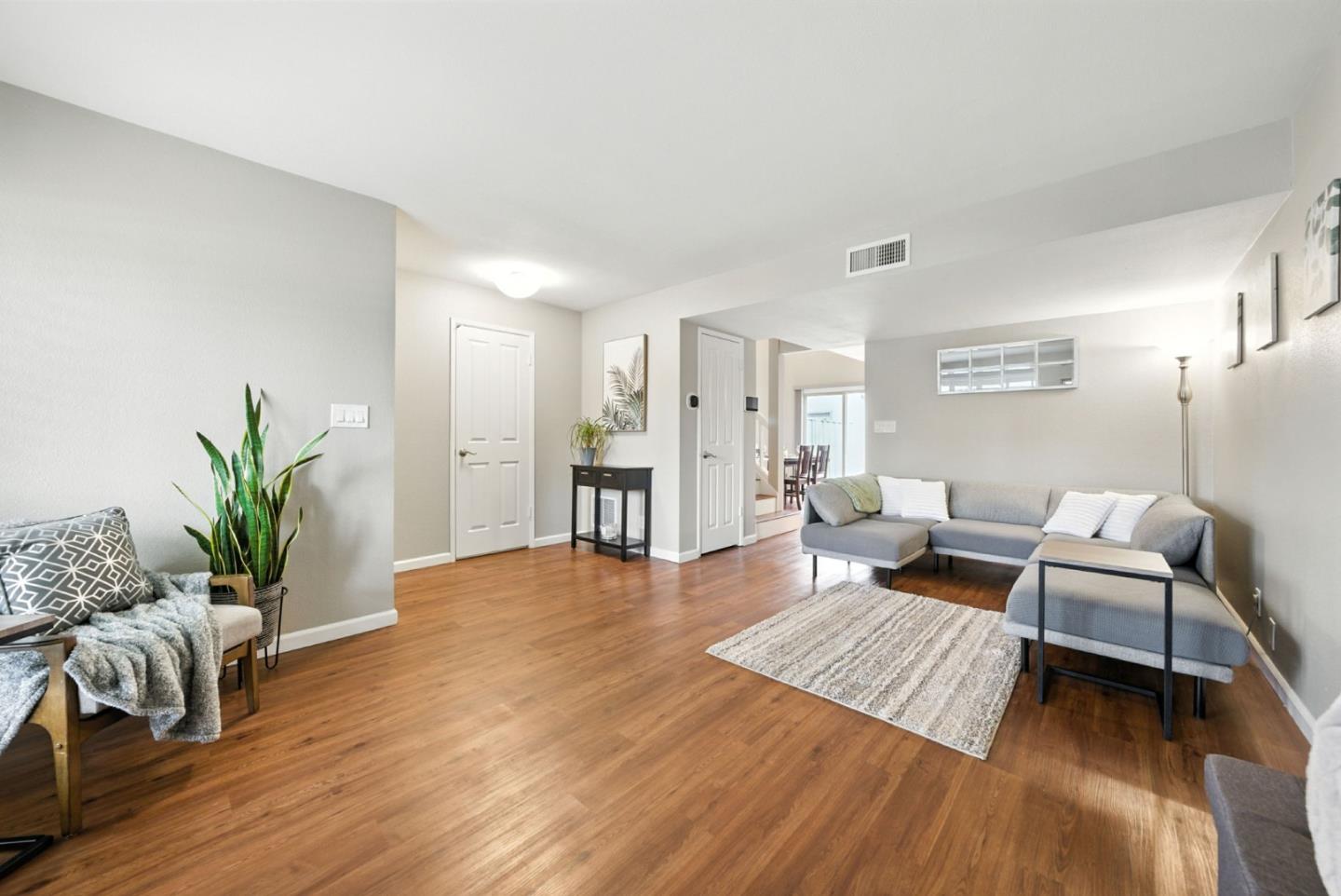 Detail Gallery Image 6 of 47 For 1522 Huddersfield Ct, San Jose,  CA 95126 - 2 Beds | 1/1 Baths