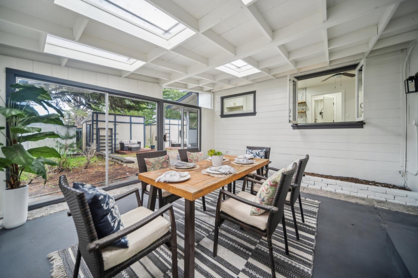 Detail Gallery Image 32 of 38 For 682 Lyndon St, Monterey,  CA 93940 - 2 Beds | 1 Baths