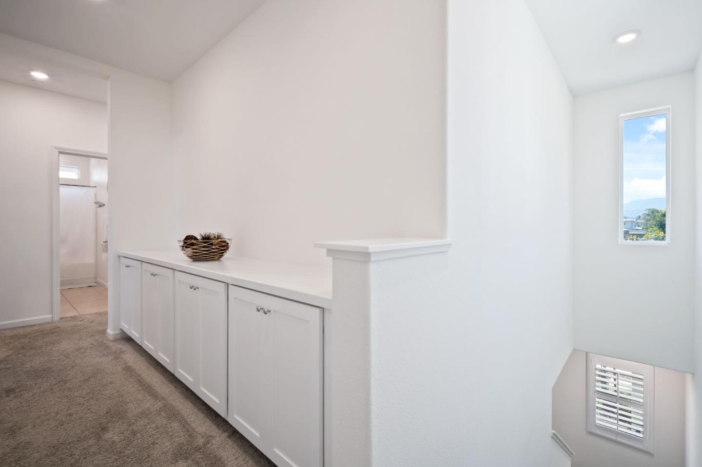 Detail Gallery Image 23 of 38 For 1060 Jan Ave, Hollister,  CA 95023 - 3 Beds | 2/1 Baths
