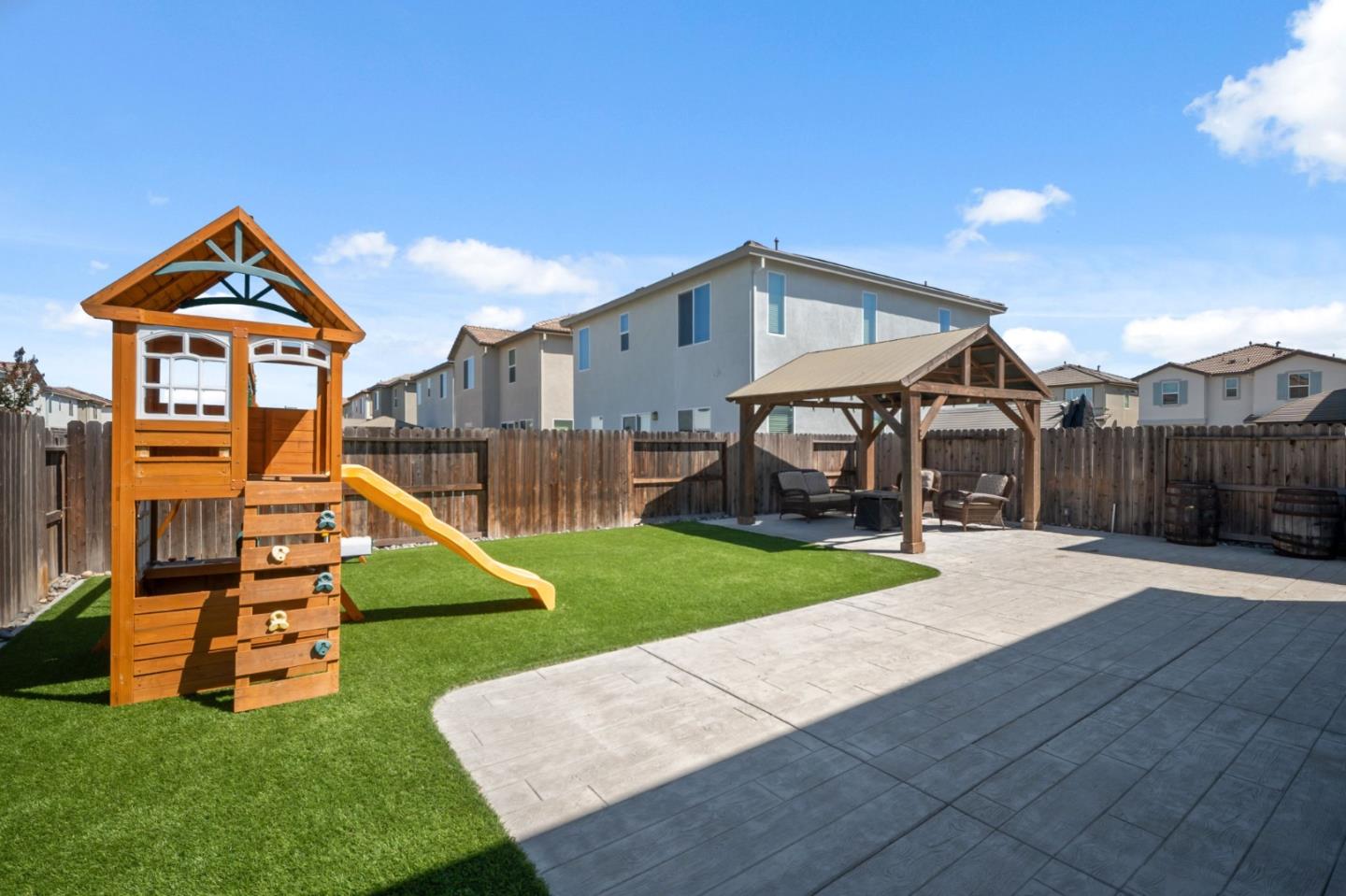Detail Gallery Image 26 of 38 For 1060 Jan Ave, Hollister,  CA 95023 - 3 Beds | 2/1 Baths