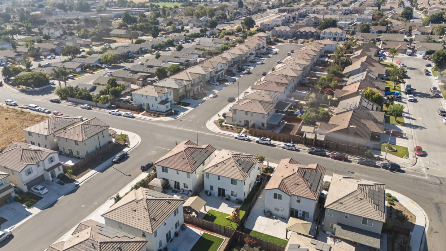 Detail Gallery Image 30 of 38 For 1060 Jan Ave, Hollister,  CA 95023 - 3 Beds | 2/1 Baths