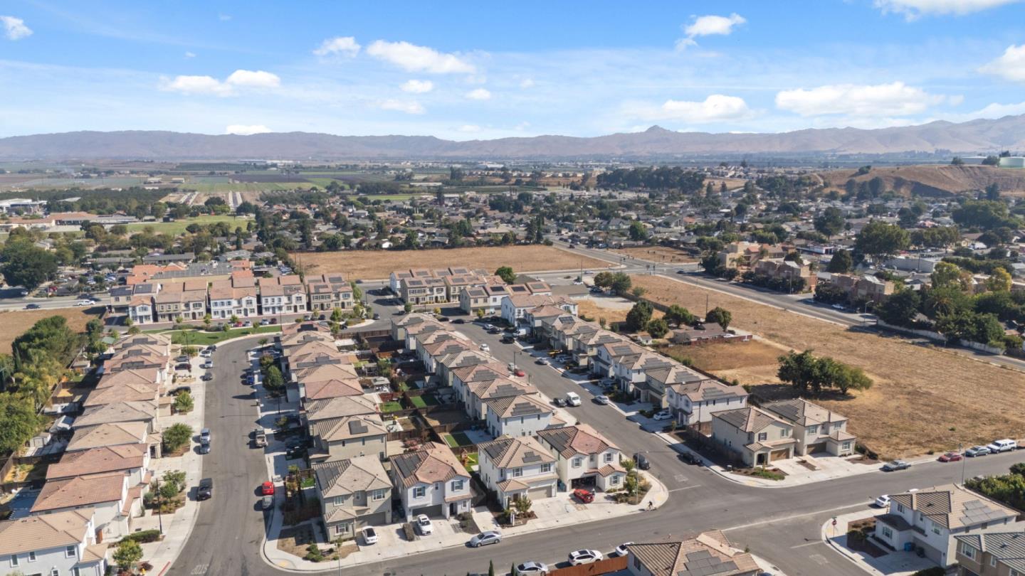 Detail Gallery Image 33 of 38 For 1060 Jan Ave, Hollister,  CA 95023 - 3 Beds | 2/1 Baths