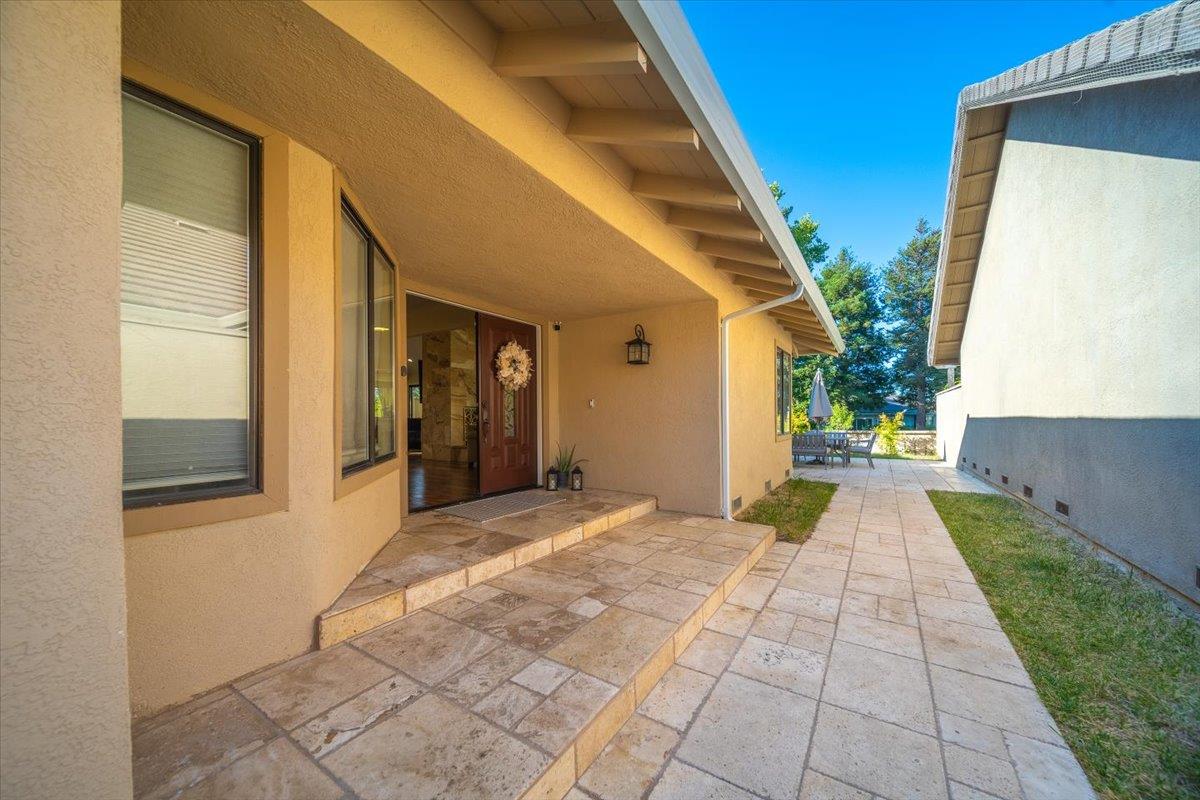 Detail Gallery Image 3 of 26 For 14075 Mountain Quail Rd, Salinas,  CA 93908 - 3 Beds | 2 Baths