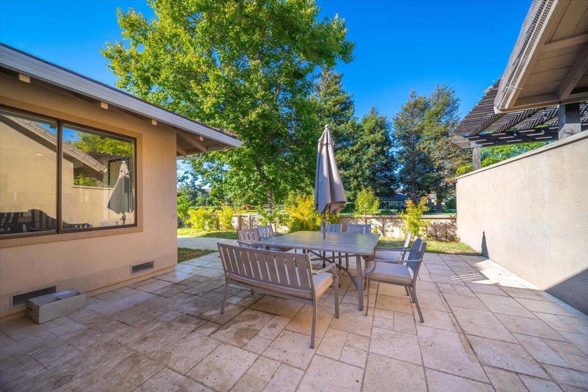 Detail Gallery Image 5 of 26 For 14075 Mountain Quail Rd, Salinas,  CA 93908 - 3 Beds | 2 Baths