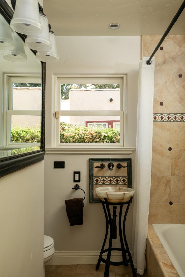 Detail Gallery Image 18 of 40 For 1719 Glen Una Ave, San Jose,  CA 95125 - 4 Beds | 3 Baths