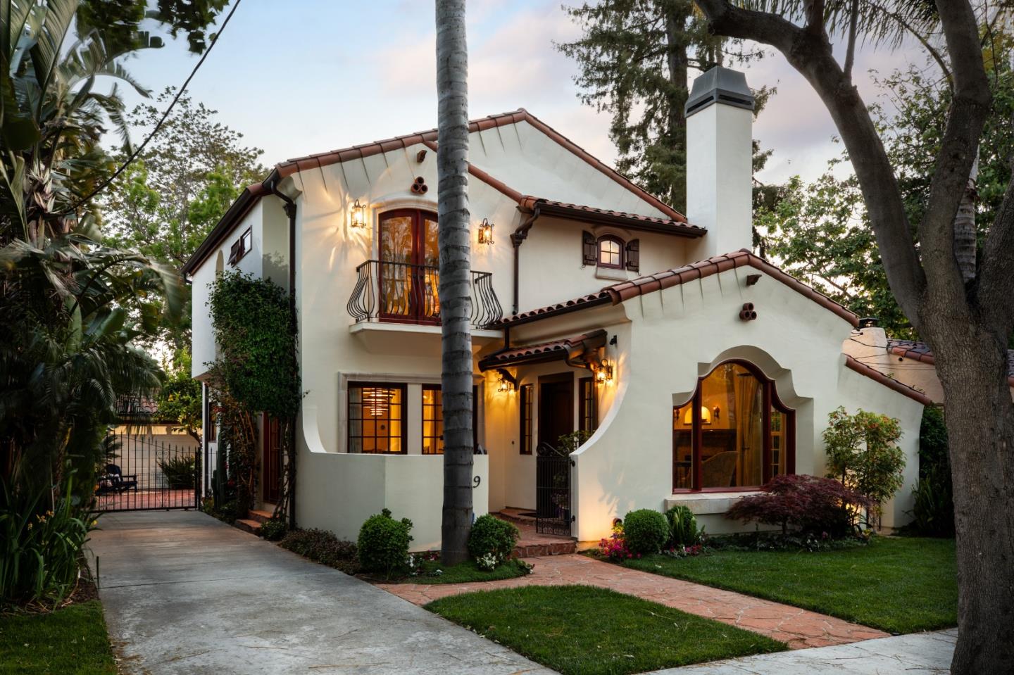Detail Gallery Image 3 of 40 For 1719 Glen Una Ave, San Jose,  CA 95125 - 4 Beds | 3 Baths