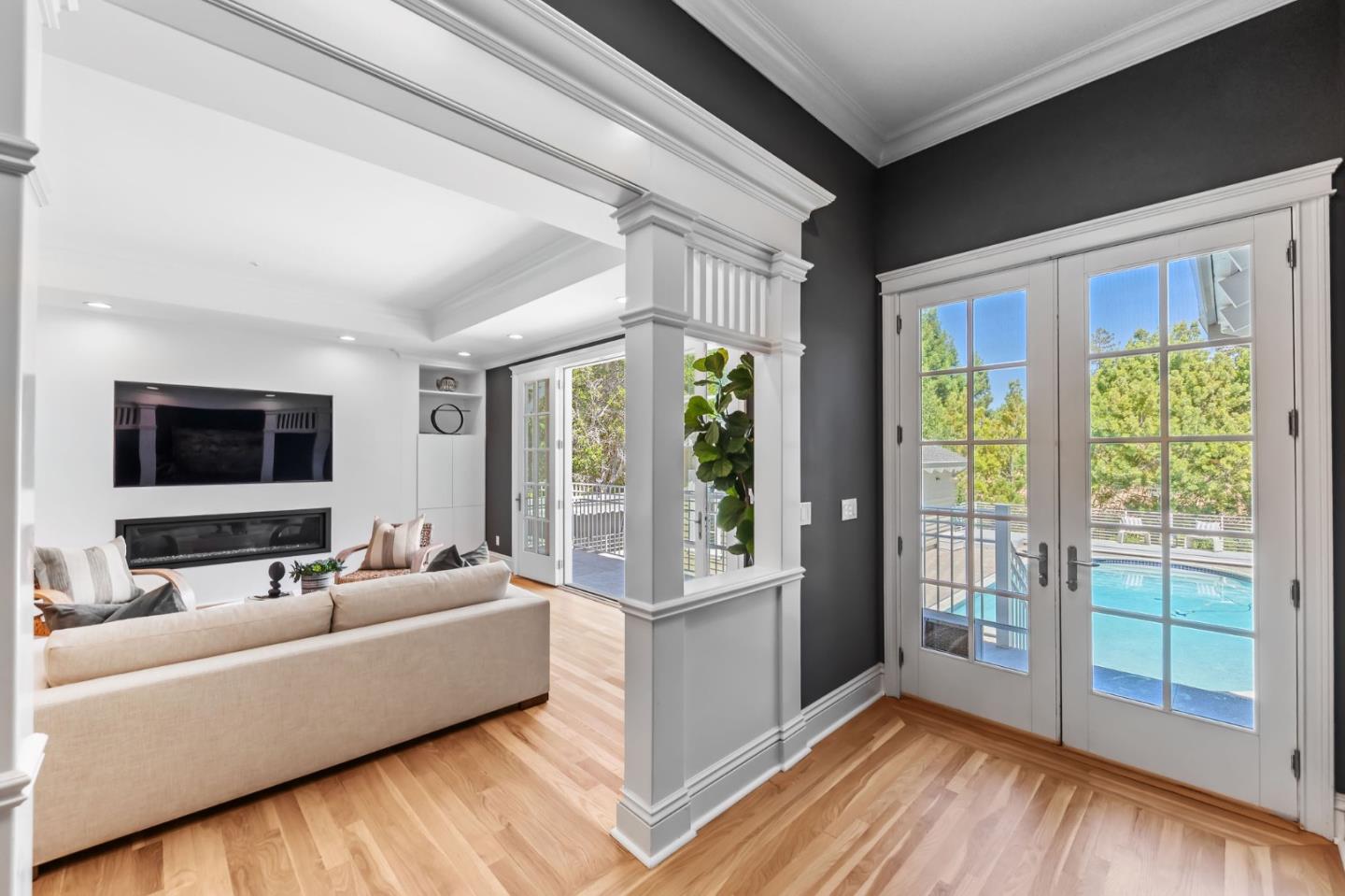 Detail Gallery Image 32 of 96 For 380 Arden Rd, Hillsborough,  CA 94010 - 4 Beds | 4/1 Baths