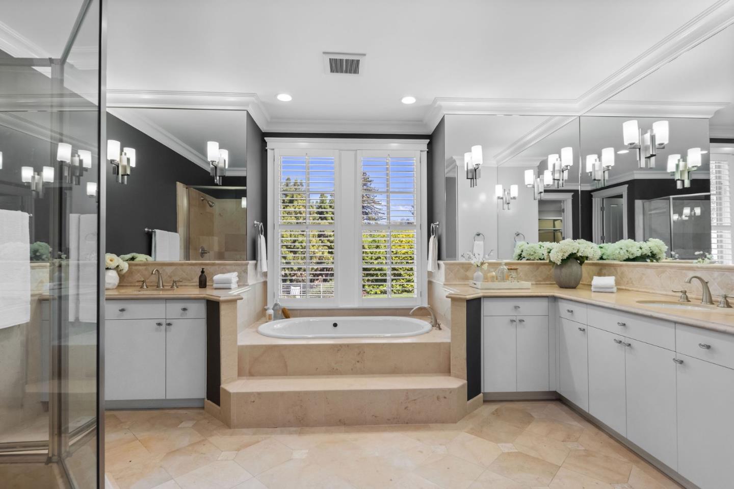 Detail Gallery Image 43 of 96 For 380 Arden Rd, Hillsborough,  CA 94010 - 4 Beds | 4/1 Baths