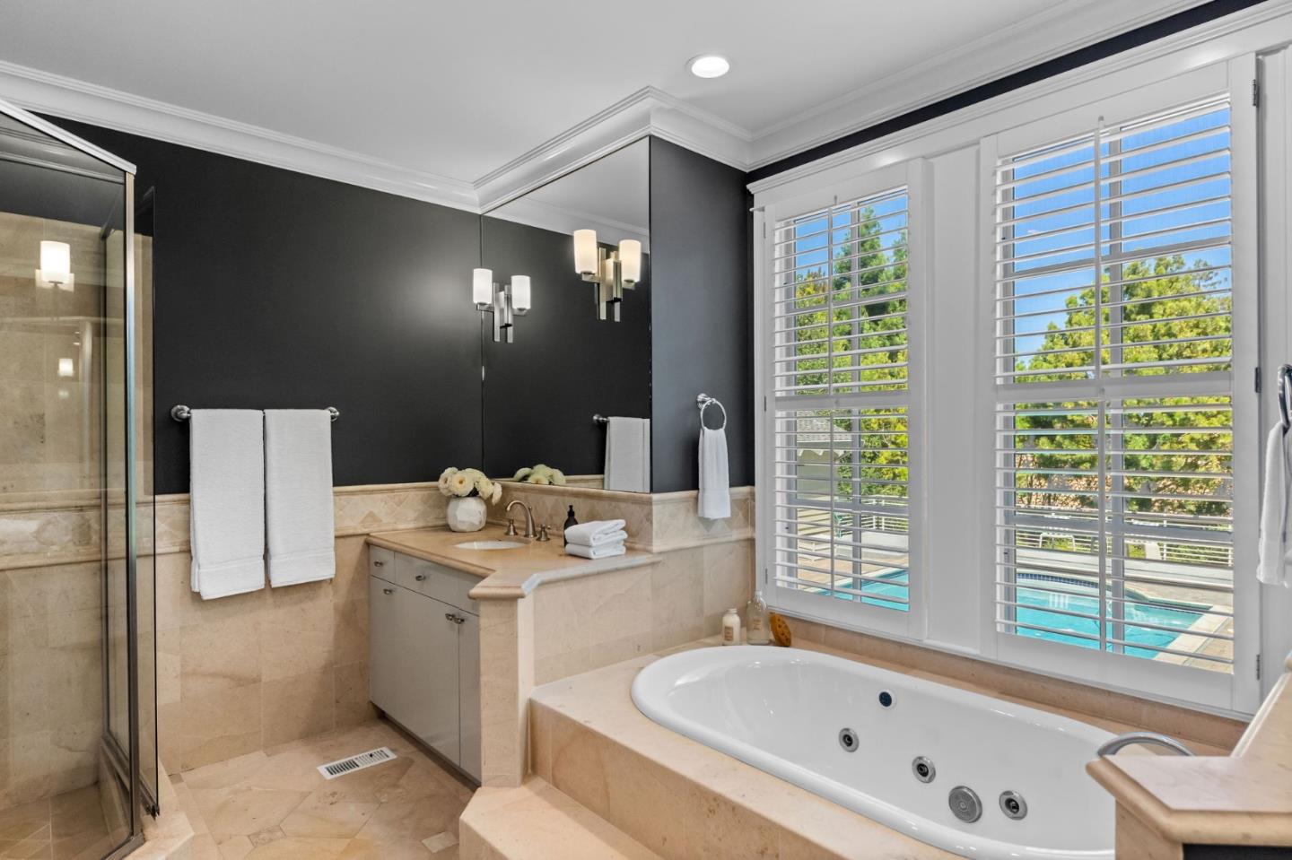 Detail Gallery Image 44 of 96 For 380 Arden Rd, Hillsborough,  CA 94010 - 4 Beds | 4/1 Baths