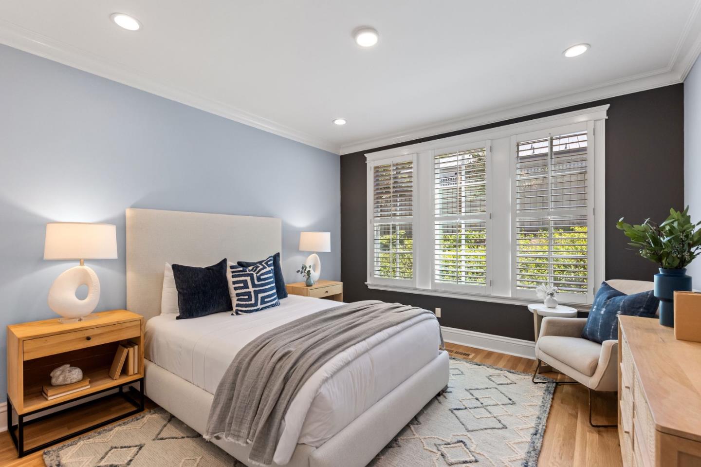 Detail Gallery Image 49 of 96 For 380 Arden Rd, Hillsborough,  CA 94010 - 4 Beds | 4/1 Baths