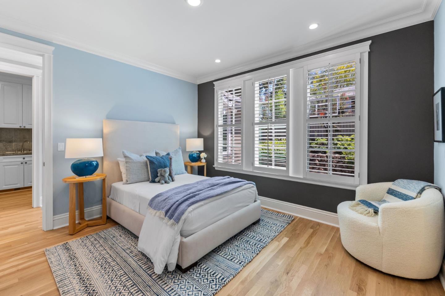 Detail Gallery Image 56 of 96 For 380 Arden Rd, Hillsborough,  CA 94010 - 4 Beds | 4/1 Baths