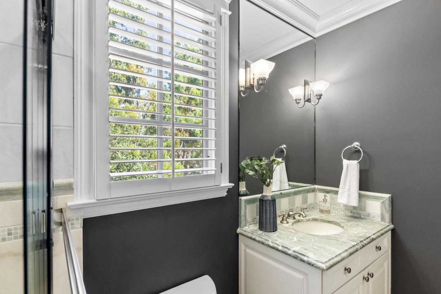 Detail Gallery Image 77 of 96 For 380 Arden Rd, Hillsborough,  CA 94010 - 4 Beds | 4/1 Baths