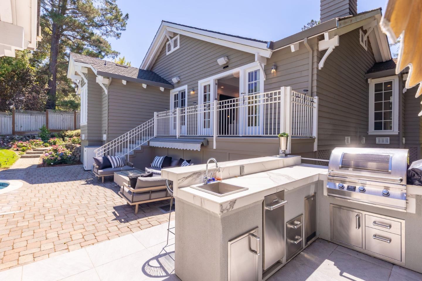Detail Gallery Image 84 of 96 For 380 Arden Rd, Hillsborough,  CA 94010 - 4 Beds | 4/1 Baths