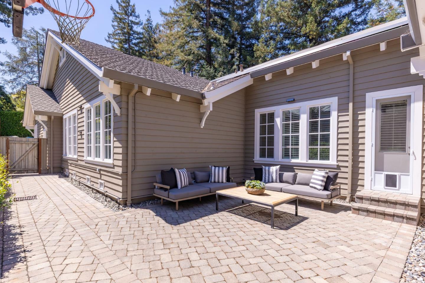 Detail Gallery Image 92 of 96 For 380 Arden Rd, Hillsborough,  CA 94010 - 4 Beds | 4/1 Baths