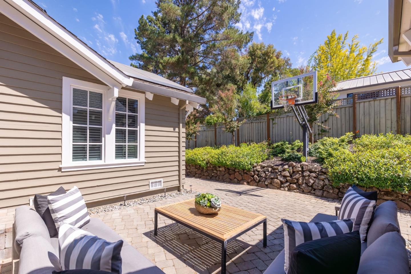 Detail Gallery Image 95 of 96 For 380 Arden Rd, Hillsborough,  CA 94010 - 4 Beds | 4/1 Baths