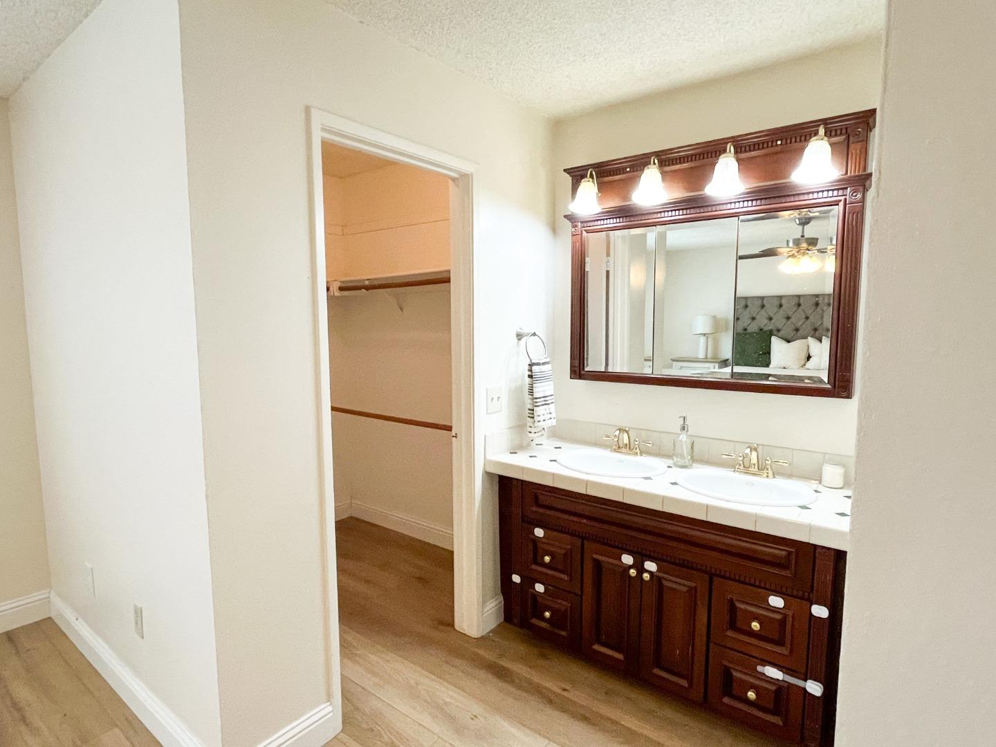 Detail Gallery Image 11 of 19 For Croyden Way, Manteca,  CA 95336 - 3 Beds | 2 Baths