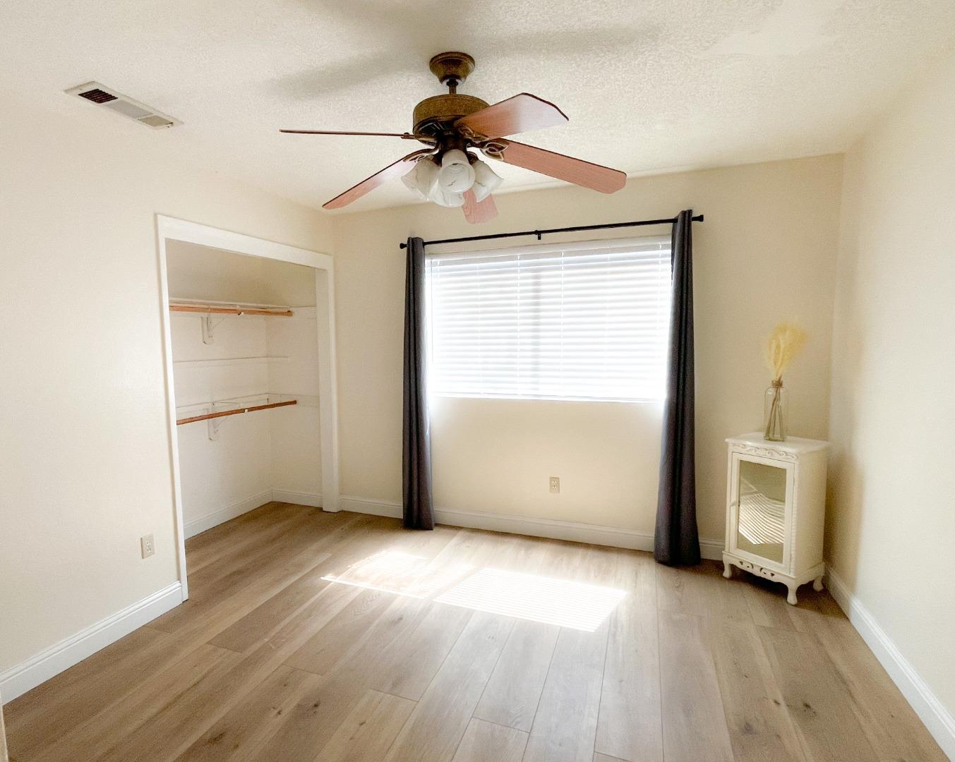 Detail Gallery Image 12 of 19 For Croyden Way, Manteca,  CA 95336 - 3 Beds | 2 Baths