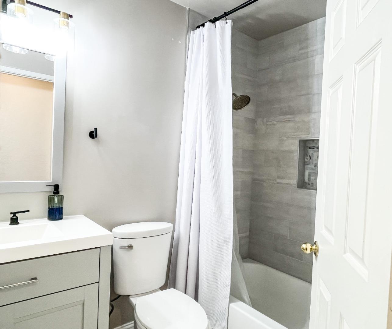 Detail Gallery Image 14 of 19 For Croyden Way, Manteca,  CA 95336 - 3 Beds | 2 Baths