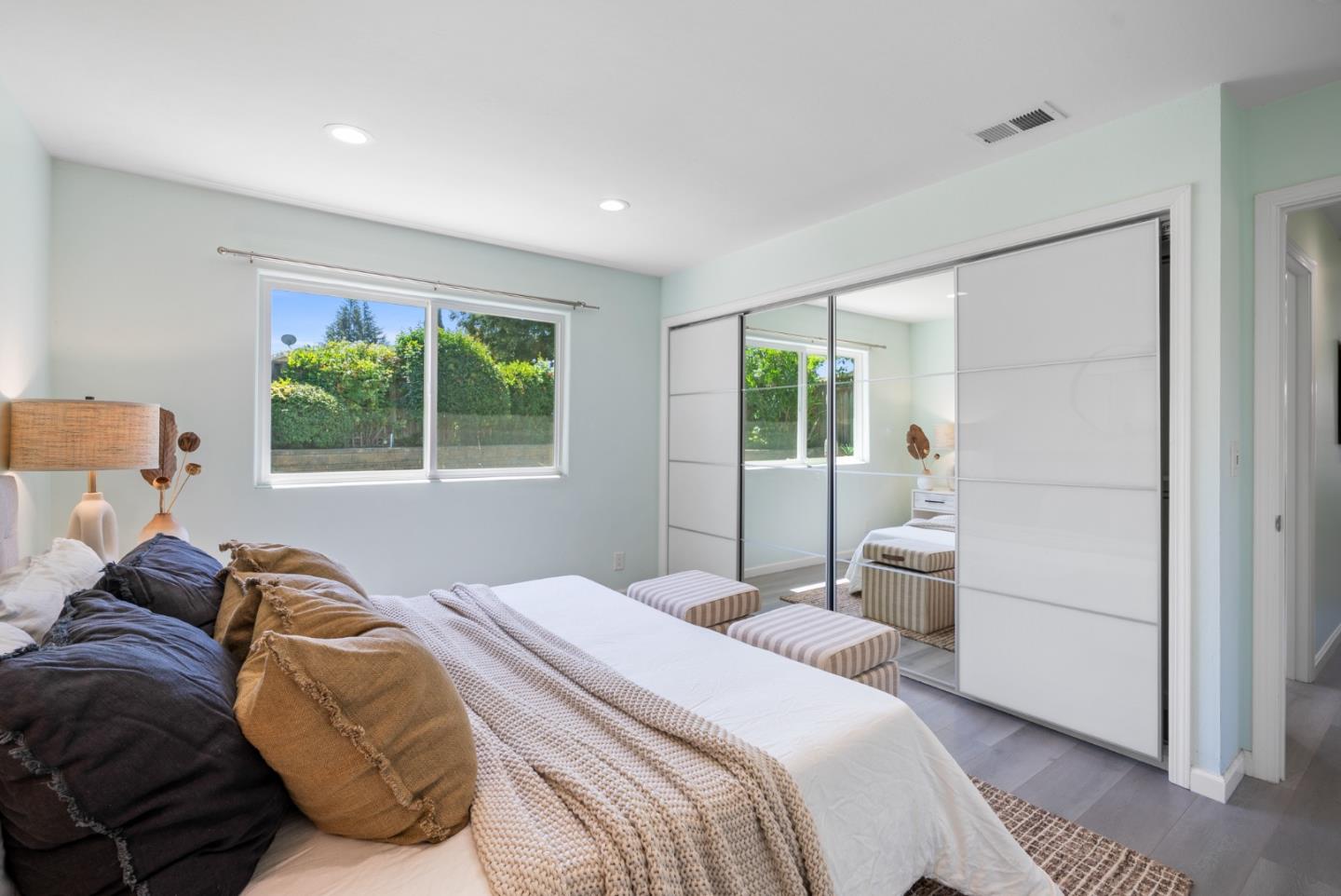 Detail Gallery Image 25 of 40 For 2293 Royaltree Cir, San Jose,  CA 95131 - 3 Beds | 2 Baths