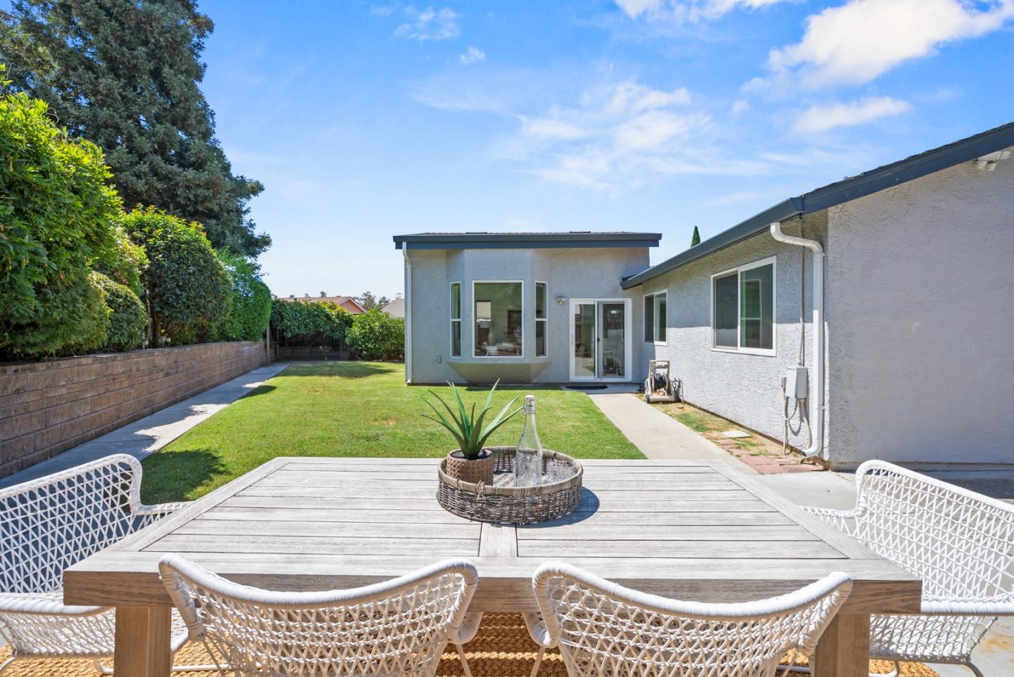 Detail Gallery Image 33 of 40 For 2293 Royaltree Cir, San Jose,  CA 95131 - 3 Beds | 2 Baths
